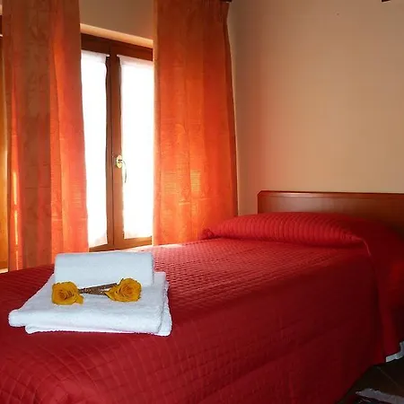 Ai Due Volti בית חווה *